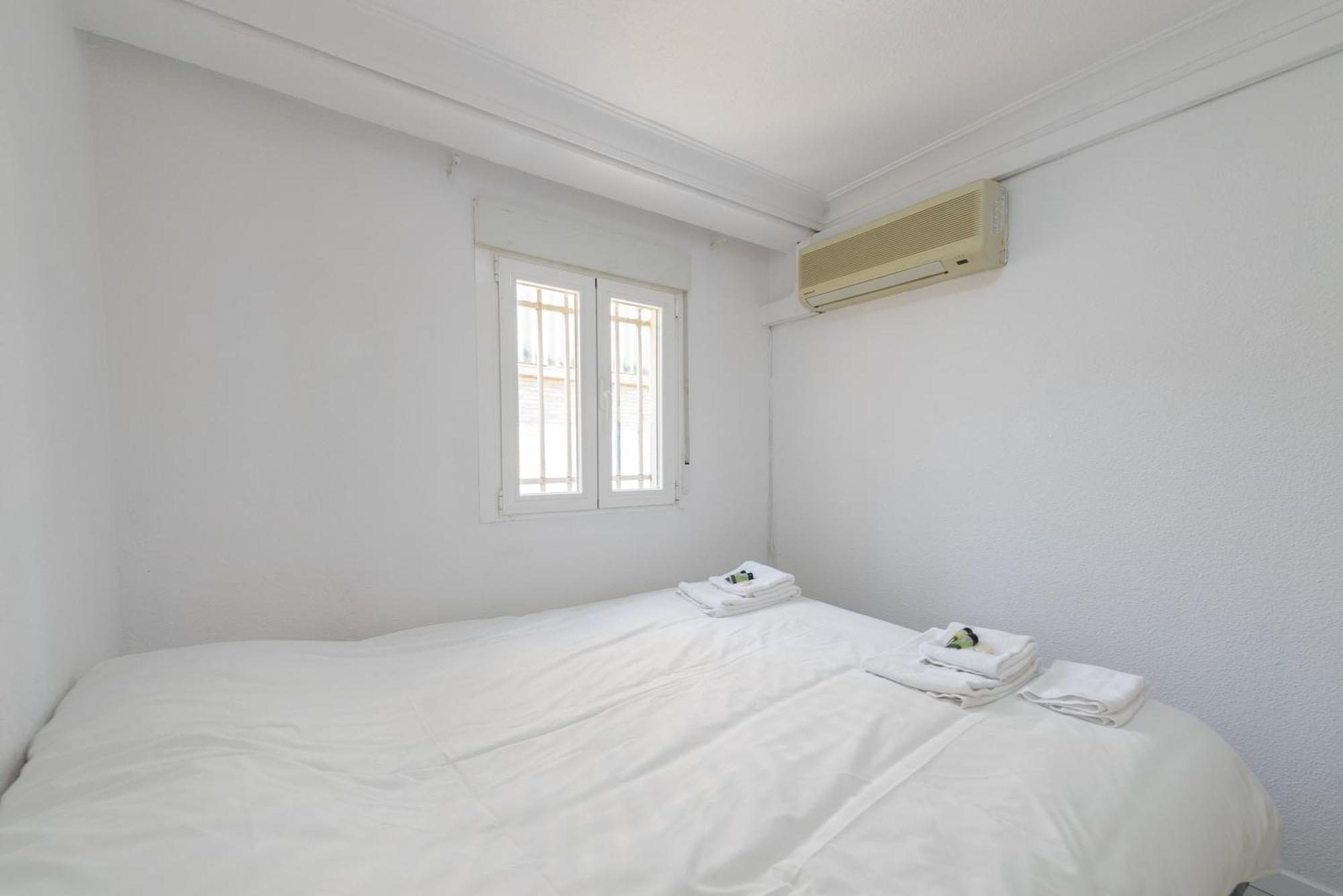 Sabadell Calle, Casa Familiar De 3 Dormitorios Con Terraza Junto Metro Fuencarral Madrid Eksteriør bilde